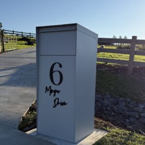 Parcel Letterbox NZ – Large Secure Parcel Mailbox (Roman 500 Series, NZ-Made)